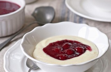Dessert vanillekwark met rote grutze